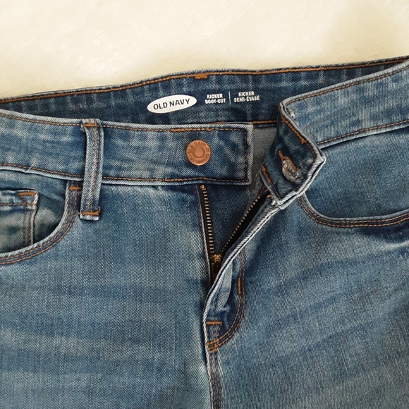 Old Navy: Mid-Rise Kicker Boot-Cut Jeans (sz 00) - Picture 4 of 7